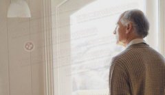 老年抑郁症有哪些伴随症状？