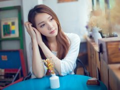 自闭症是因为什么原因造成的呢